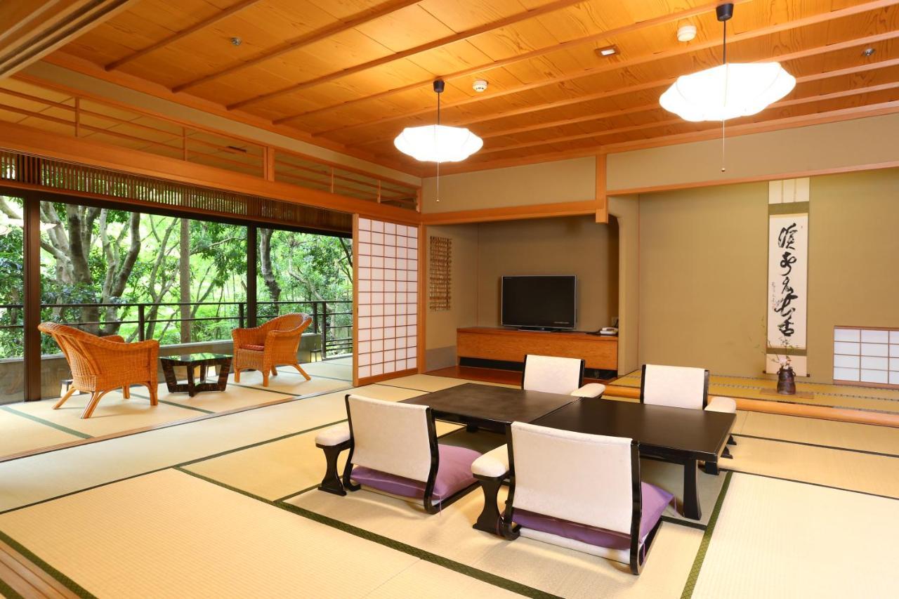 ホテル 山翠楼 湯河原町 エクステリア 写真