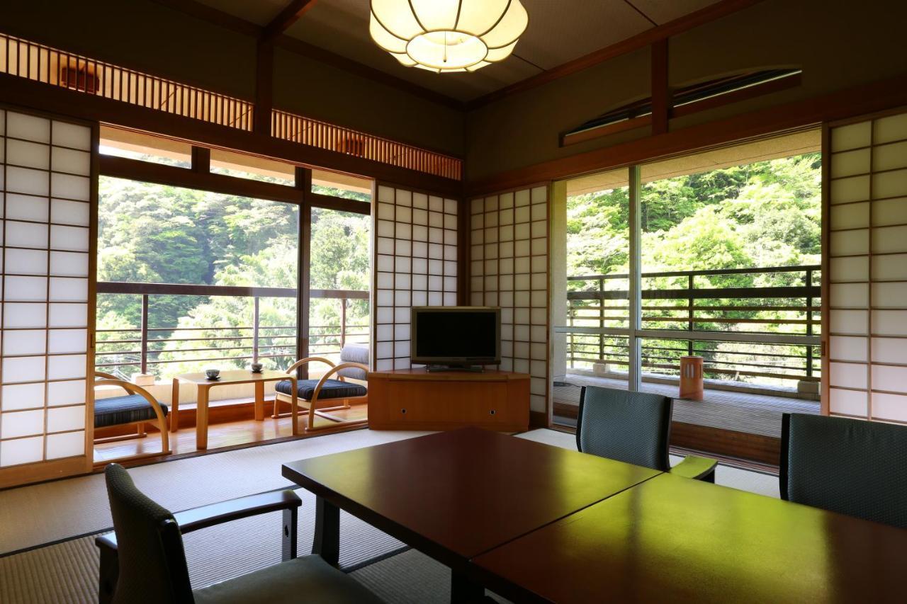 ホテル 山翠楼 湯河原町 エクステリア 写真