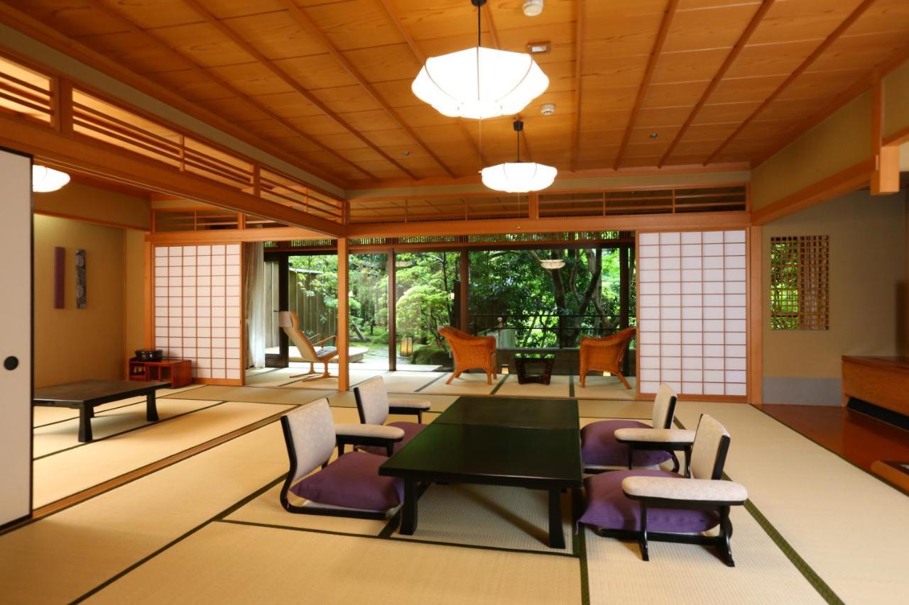 ホテル 山翠楼 湯河原町 部屋 写真