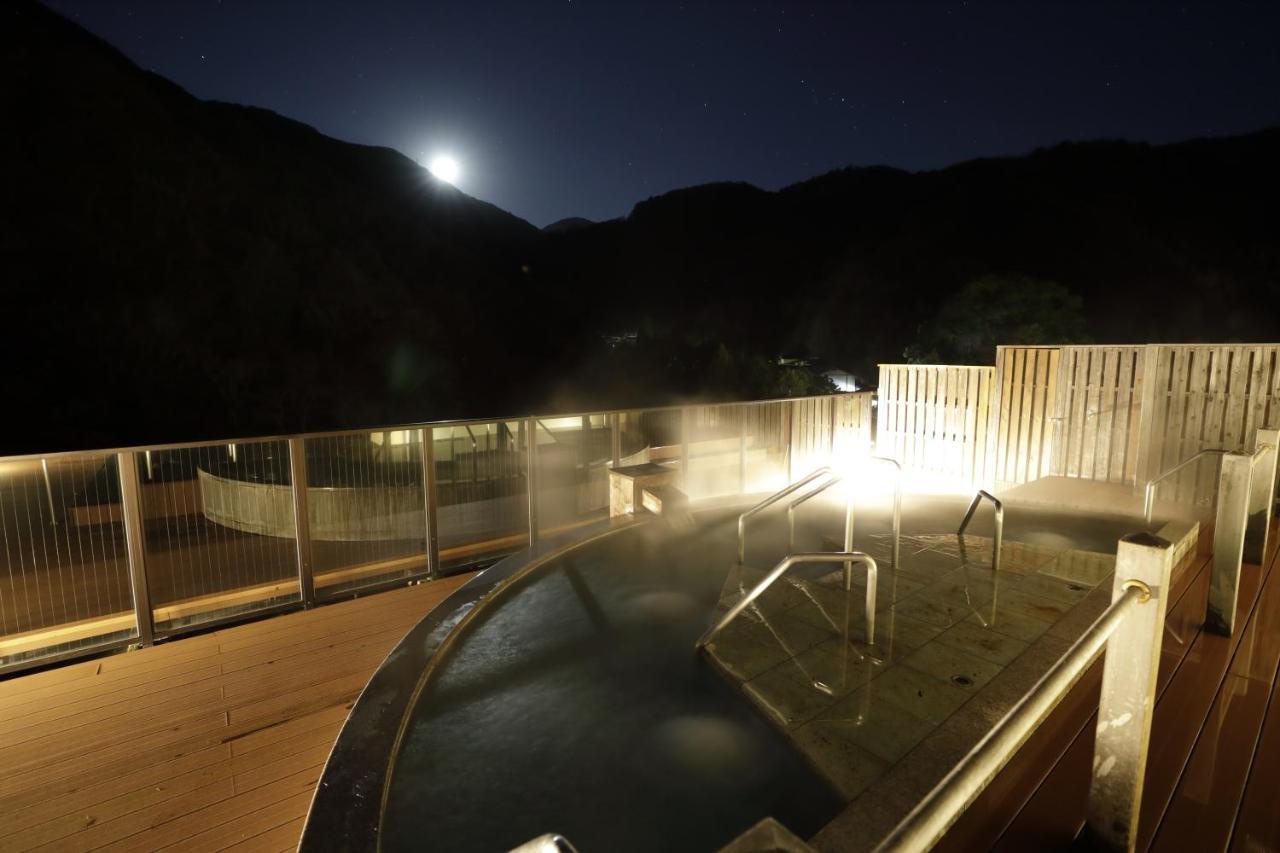 ホテル 山翠楼 湯河原町 エクステリア 写真