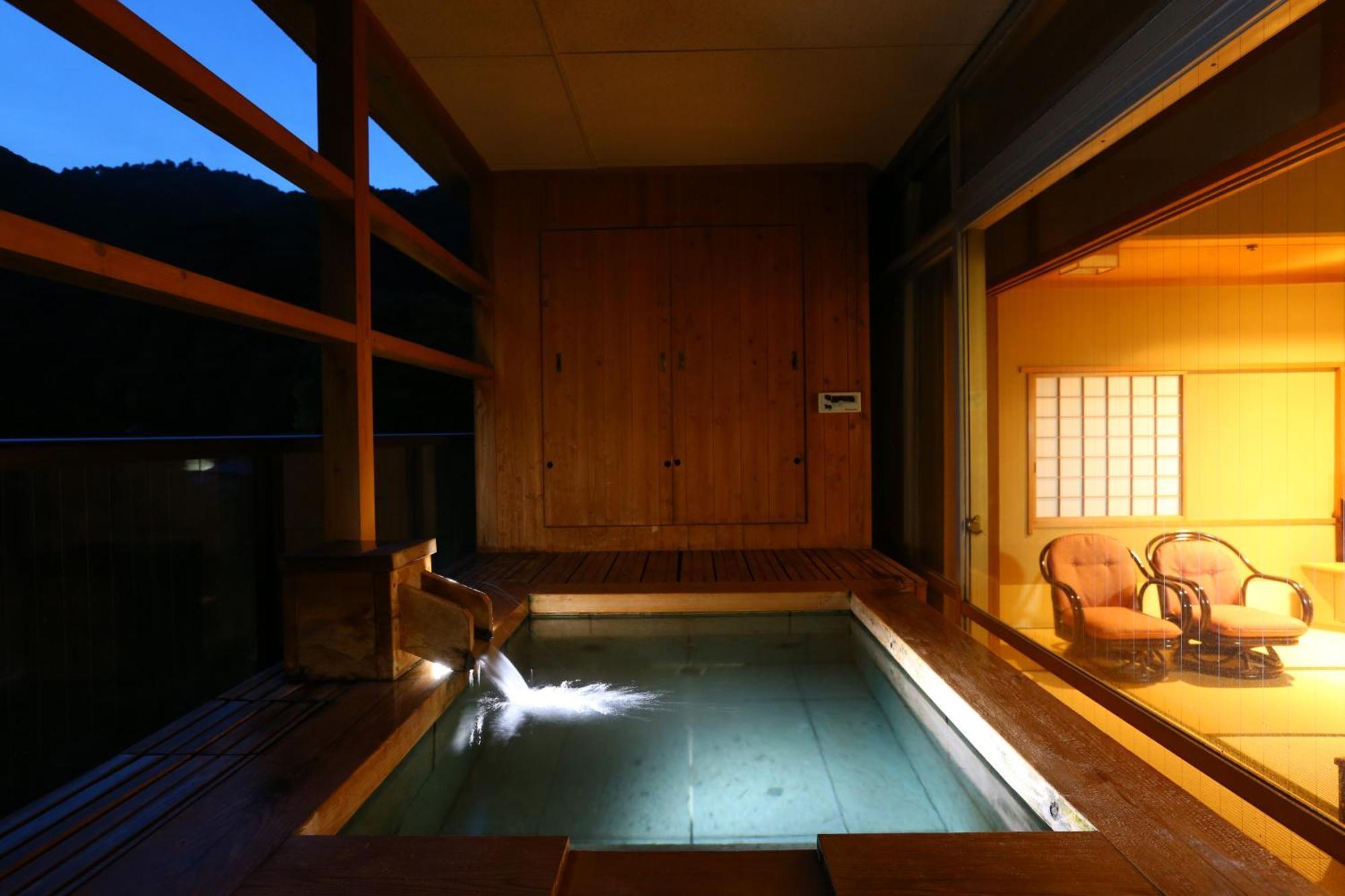 ホテル 山翠楼 湯河原町 エクステリア 写真